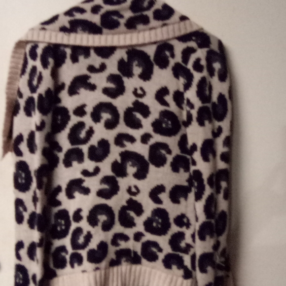 Sweater - Picture 2 of 4